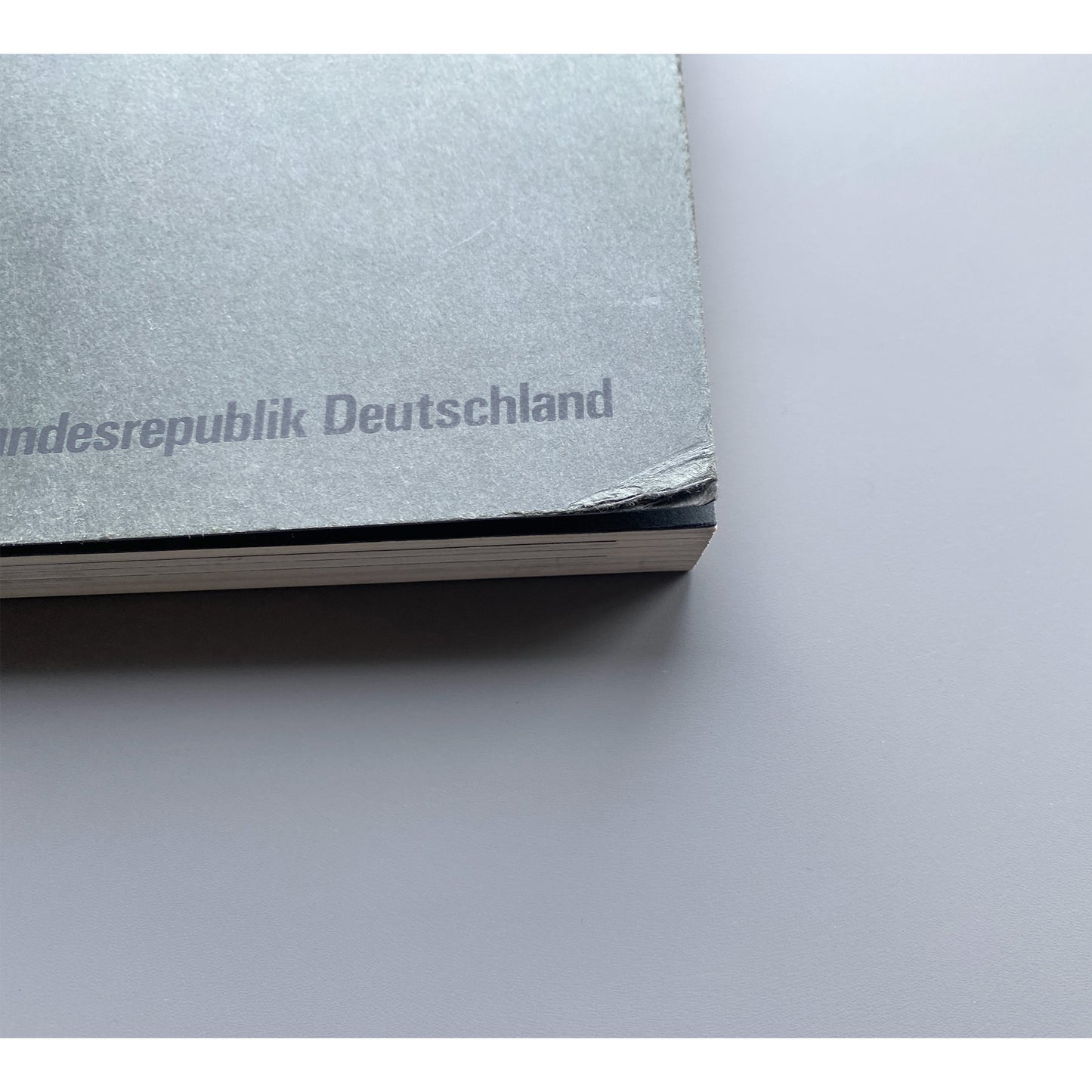 Three-dimensionality - current state of German sculpture | dreidimensional - current art from the Bundesrepublik Germany