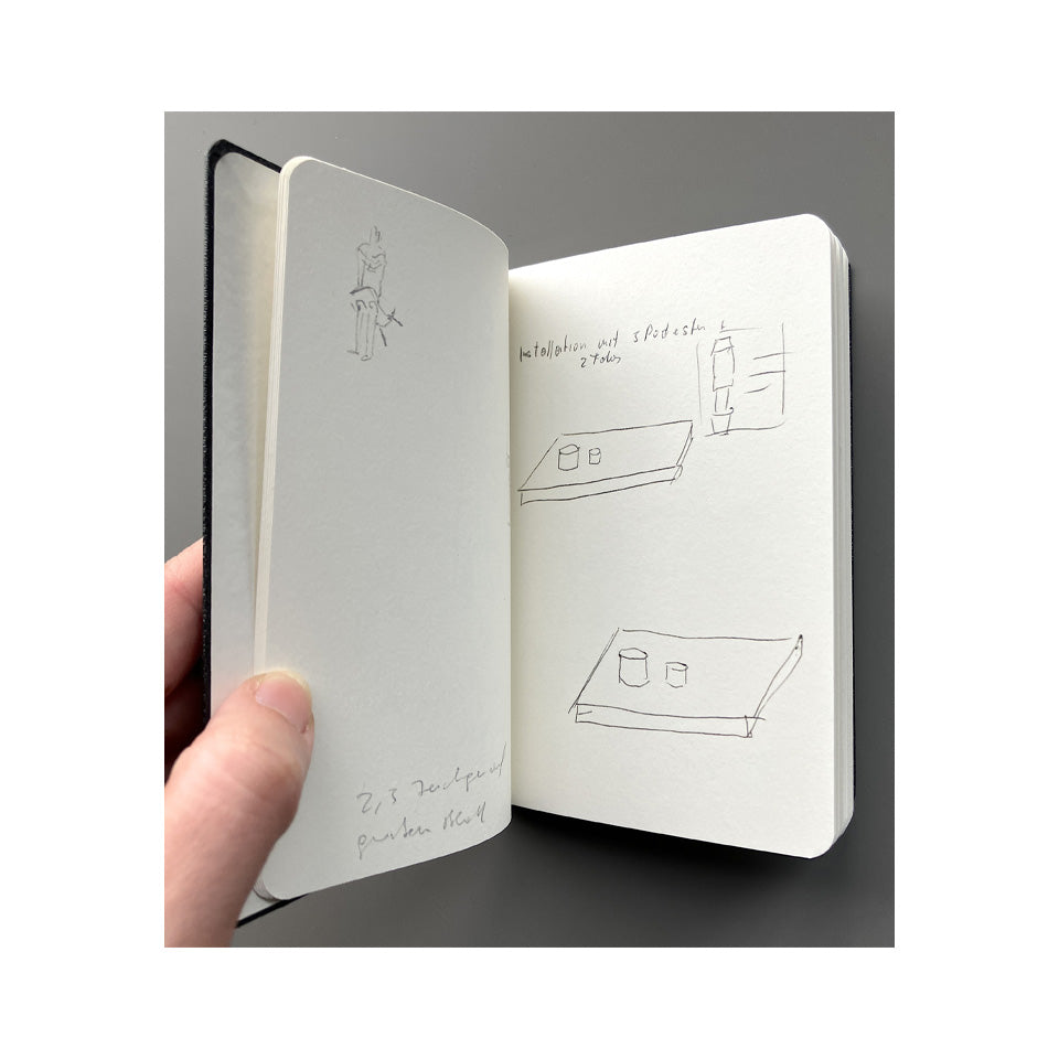 Erwin Wurm. The ridiculous life of a serious man – The serious life of a ridiculous man